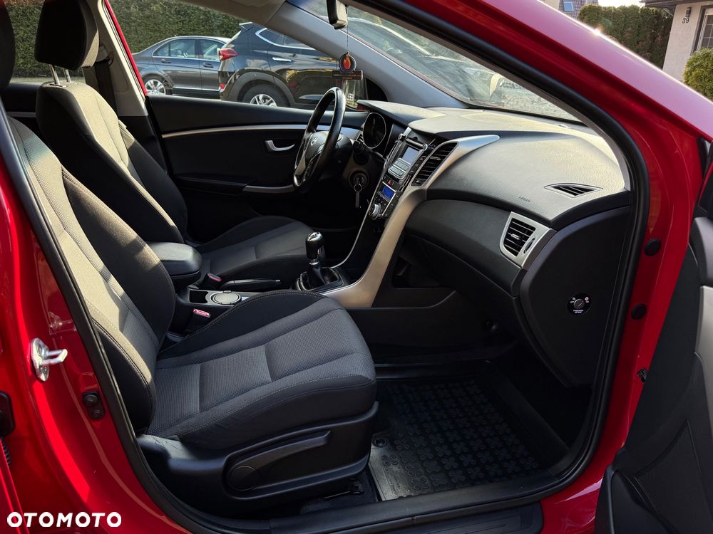 Hyundai i30 1.6 Comfort - 10