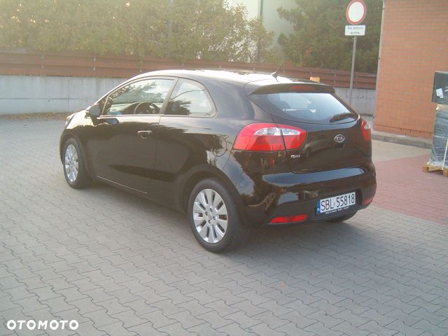 Kia Rio - 7