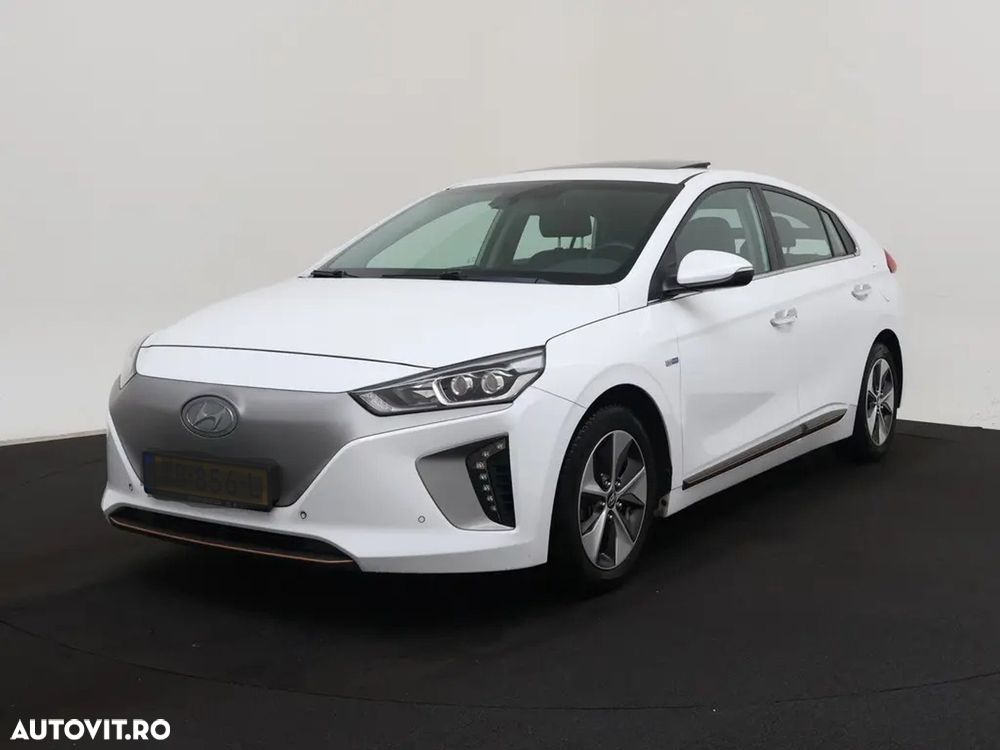Hyundai IONIQ - 3