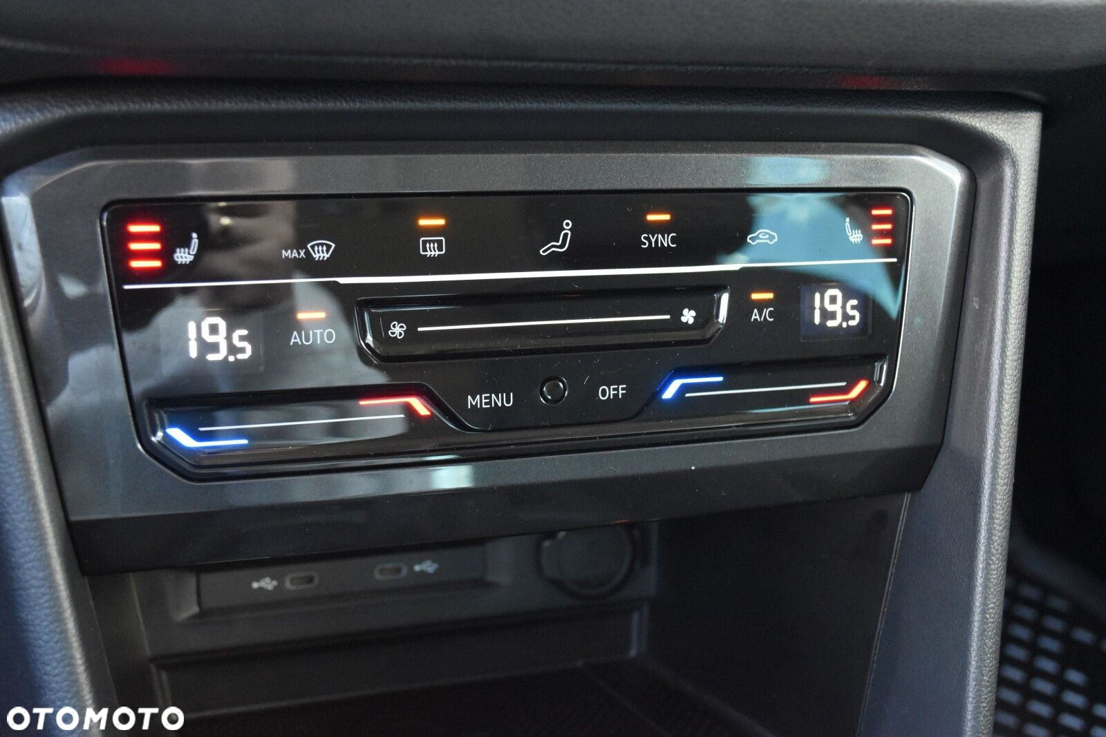 Volkswagen Tiguan - 23