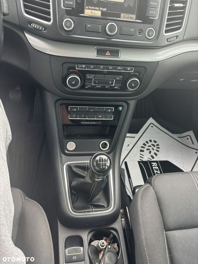 Volkswagen Sharan - 27