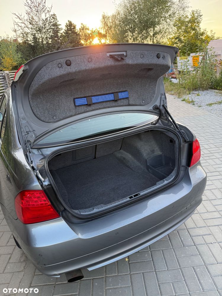 BMW Seria 3 318i - 13