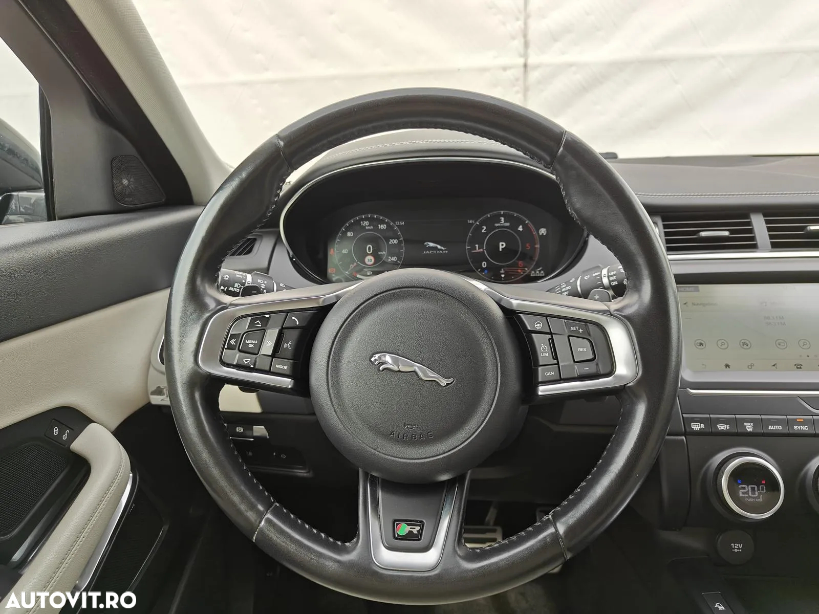 Jaguar E-Pace D180 AWD R-Dynamic S - 13