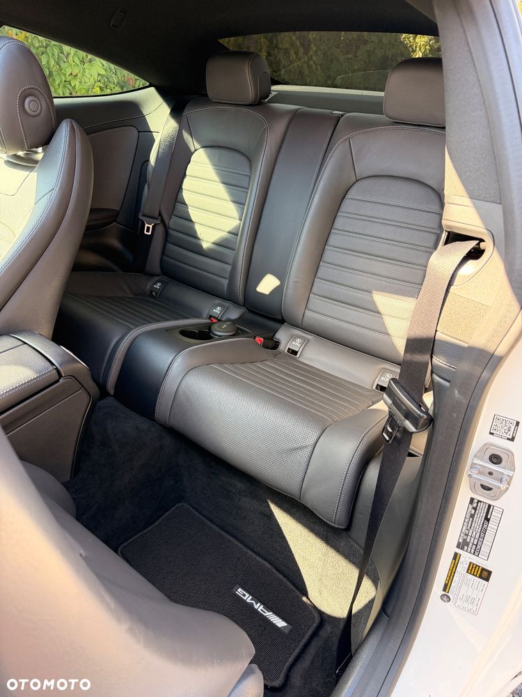 Mercedes-Benz Klasa C 300 9G-TRONIC - 27