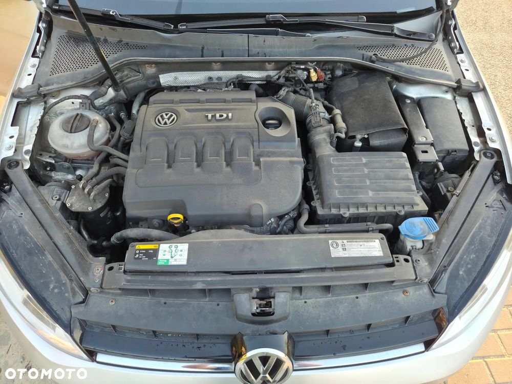 Volkswagen Golf 1.6 TDI BMT Comfortline - 10