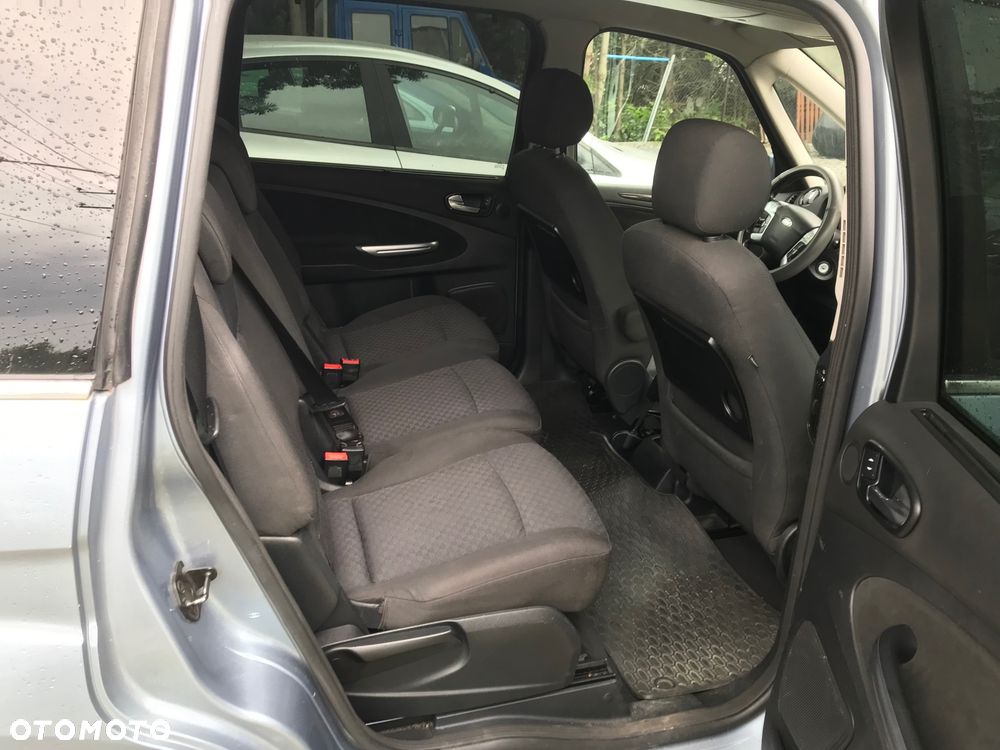 Ford Galaxy - 8