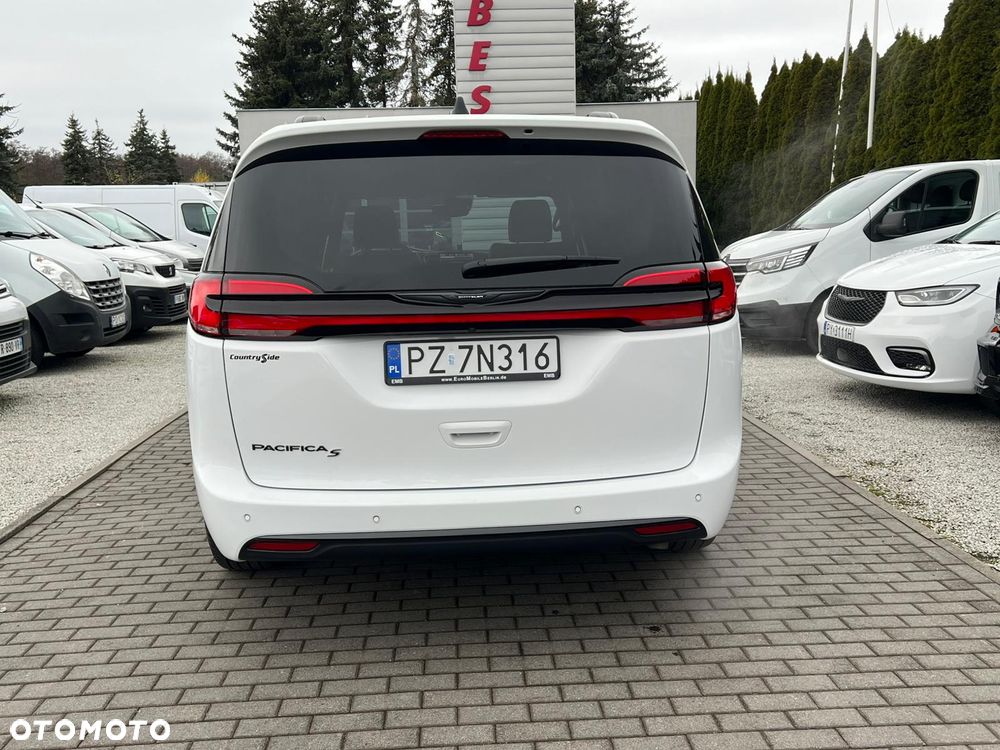 Chrysler Pacifica - 5