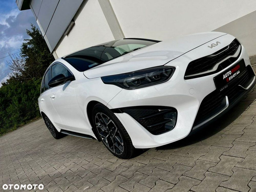 Kia ProCeed - 26