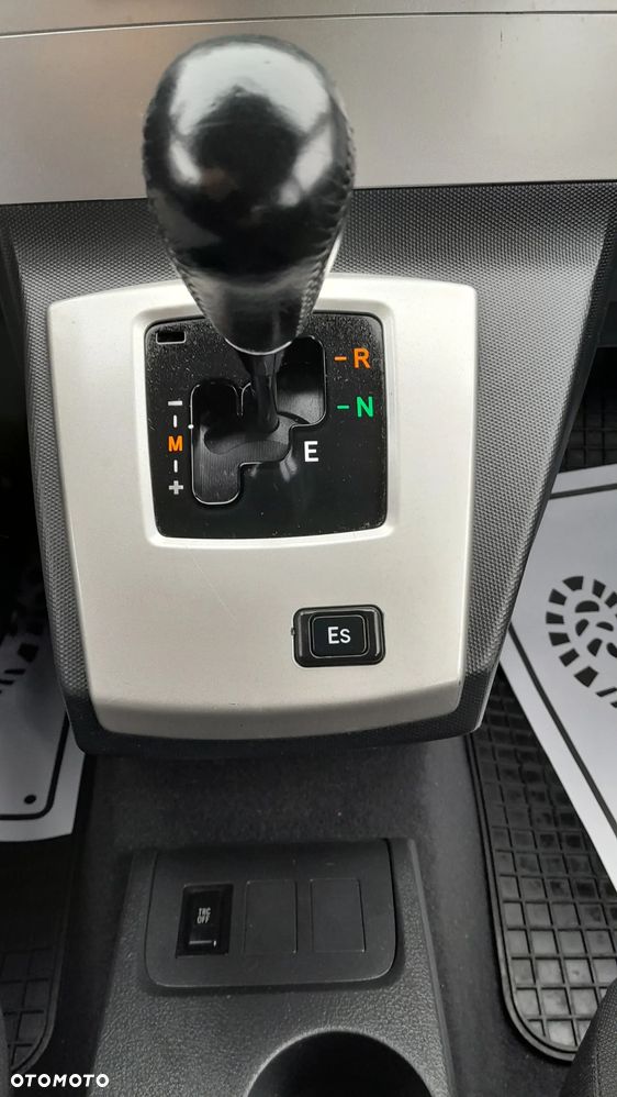 Toyota Corolla Verso - 13