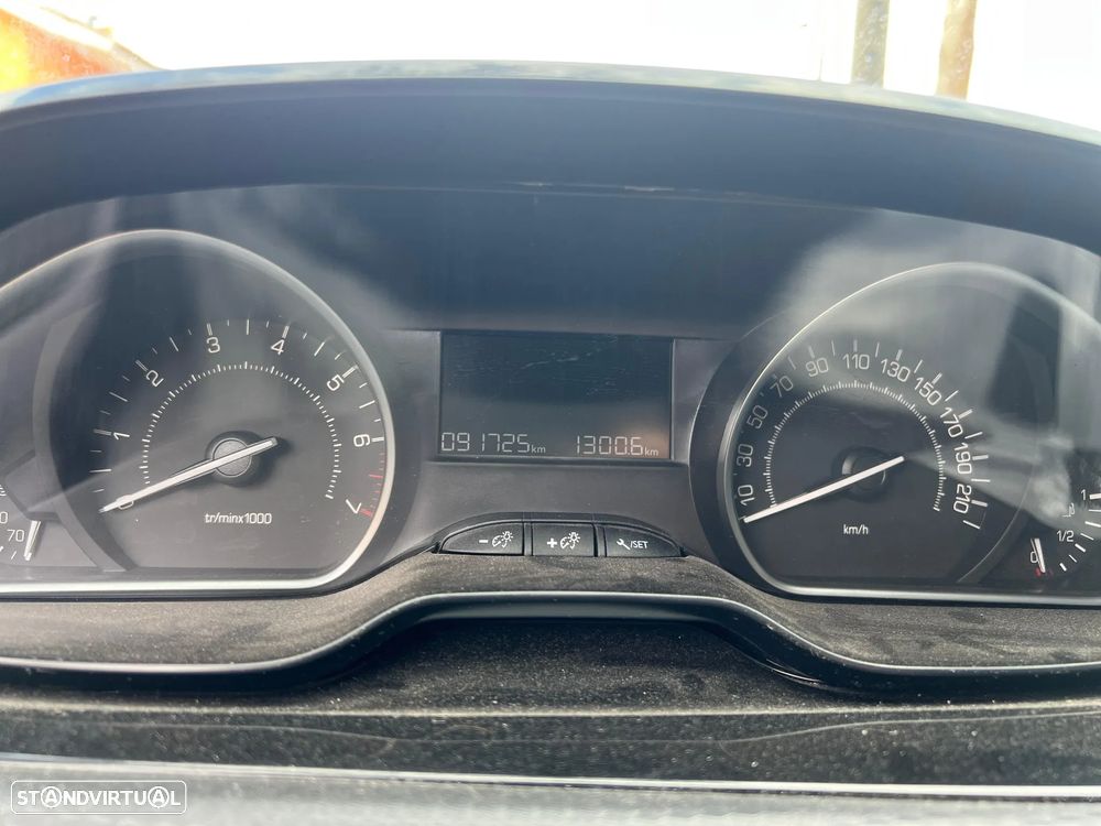 Peugeot 2008 1.2 PureTech Style - 5