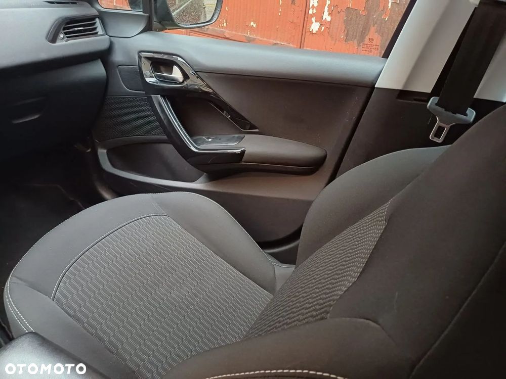 Peugeot 208 1.6 e-HDi Allure STT - 10
