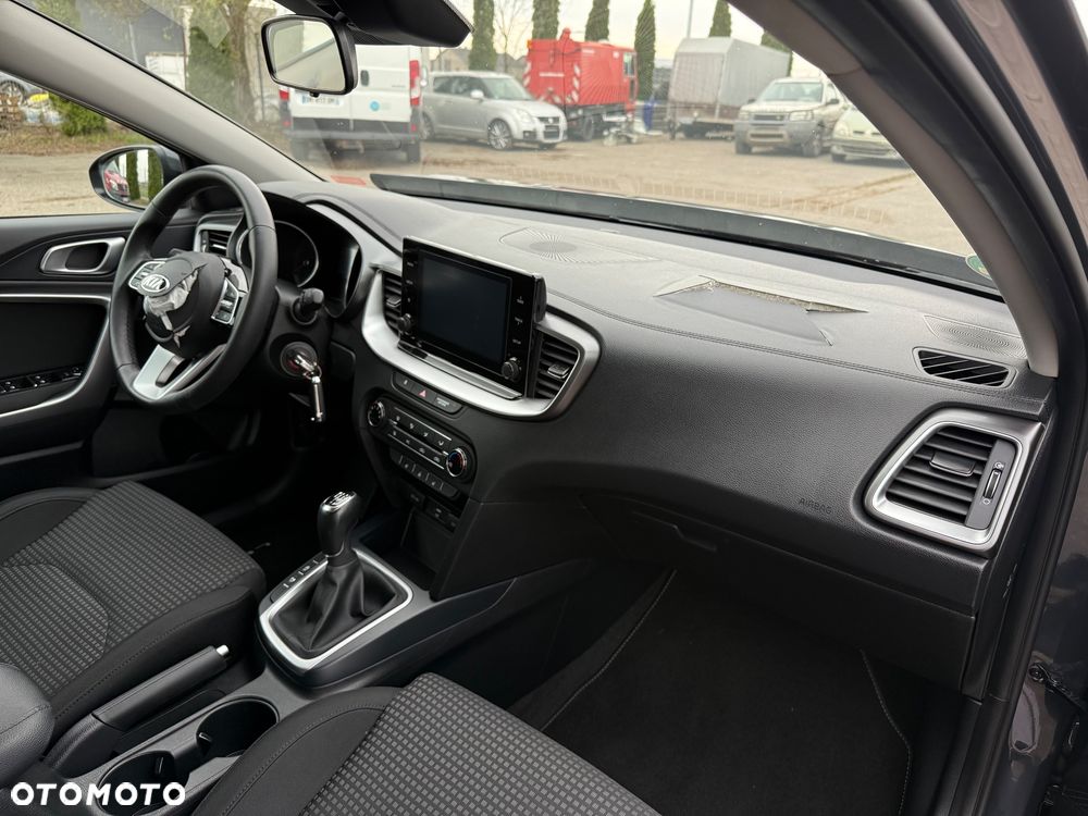 Kia Ceed 1.0 T-GDI 100 OPF Vision - 25