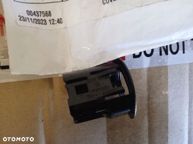 Nissan QASHQAI J11 KOSZYK OSŁONA CZUJNIKA PARKOWANIA PRAWY PDC ORYG. - 2