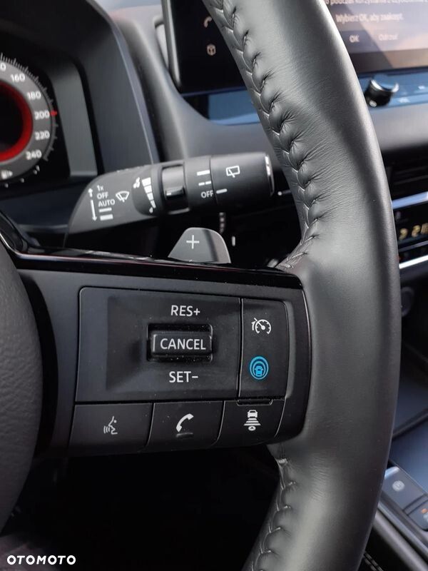 Nissan Qashqai 1.3 DIG-T N-Connecta DCT - 13