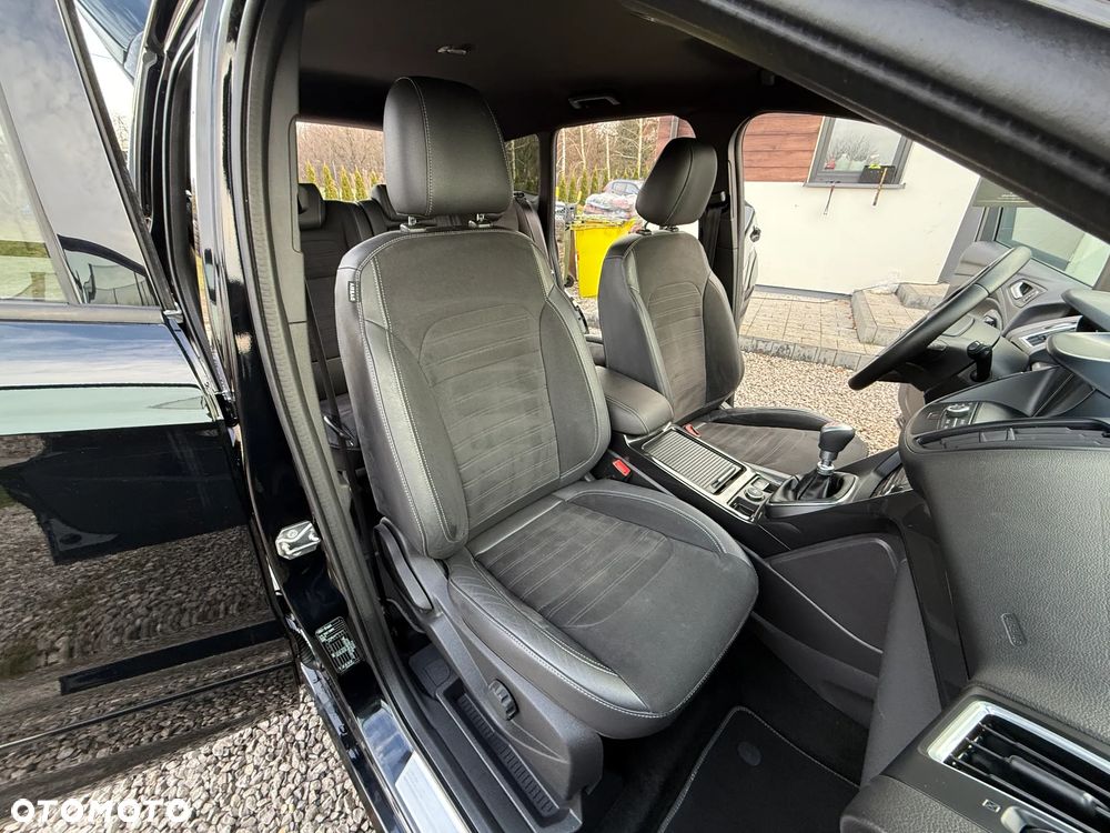 Ford Kuga 2.0 TDCi 2x4 ST-Line - 23