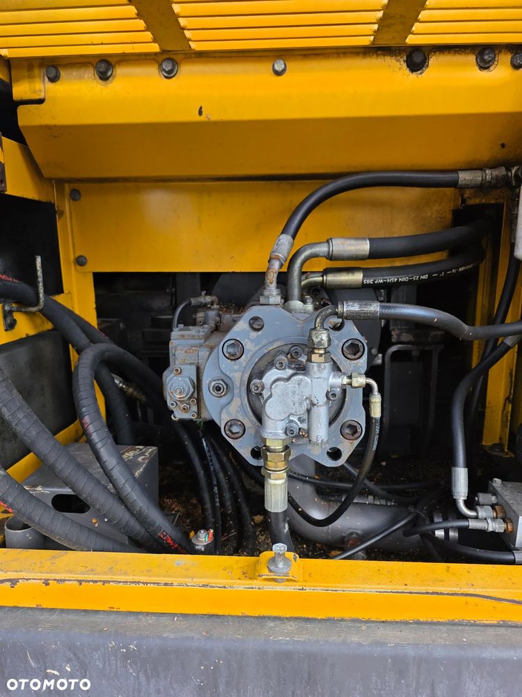 Volvo EC240 LC - 7