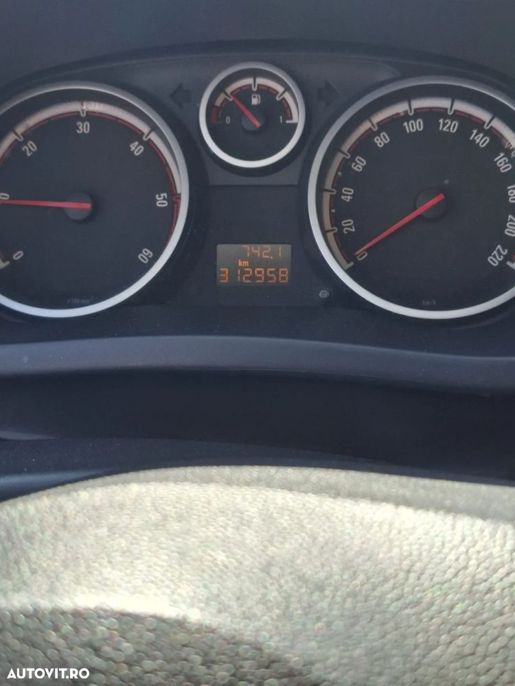 Dezmembrez Opel Corsa D 1.7 cdti - 3