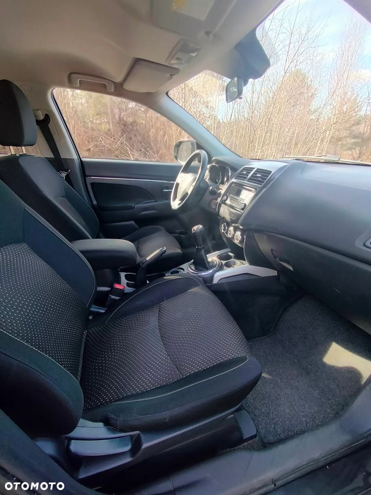 Mitsubishi ASX - 10