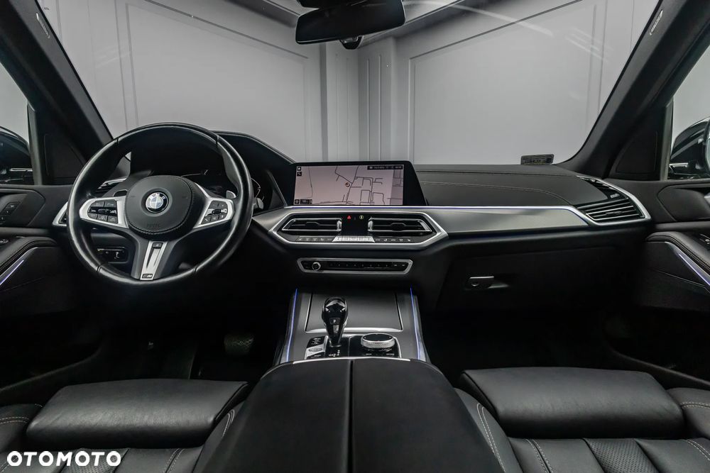 BMW X5 xDrive40i mHEV - 12
