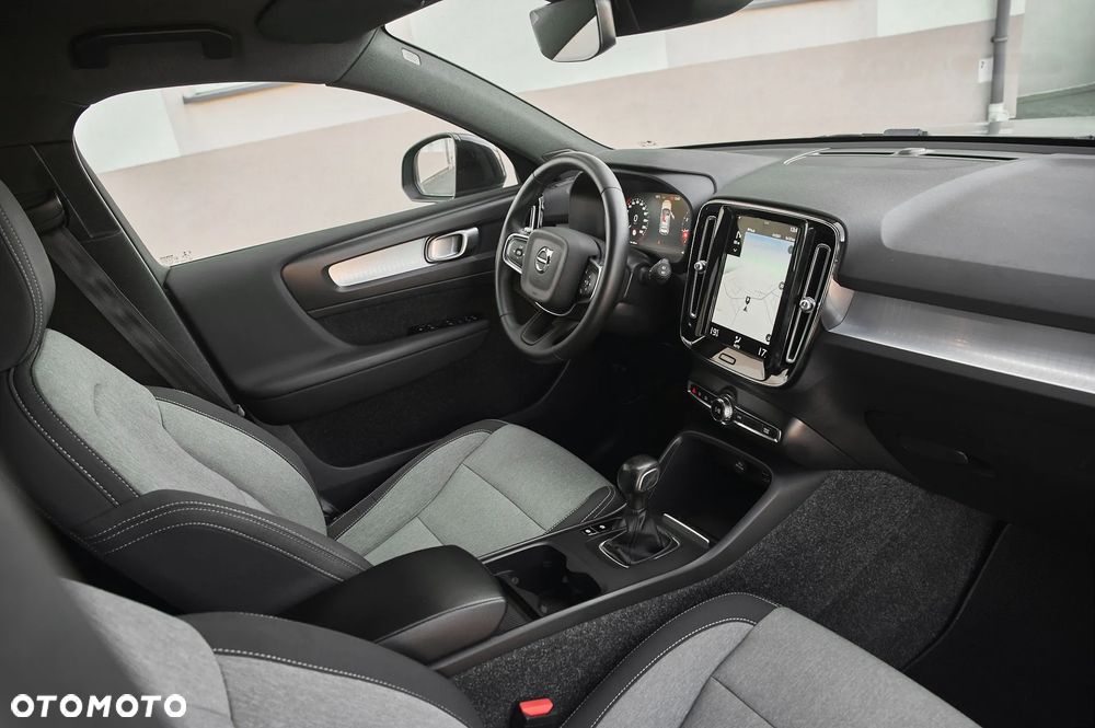 Volvo XC 40 T3 Momentum Pro - 5