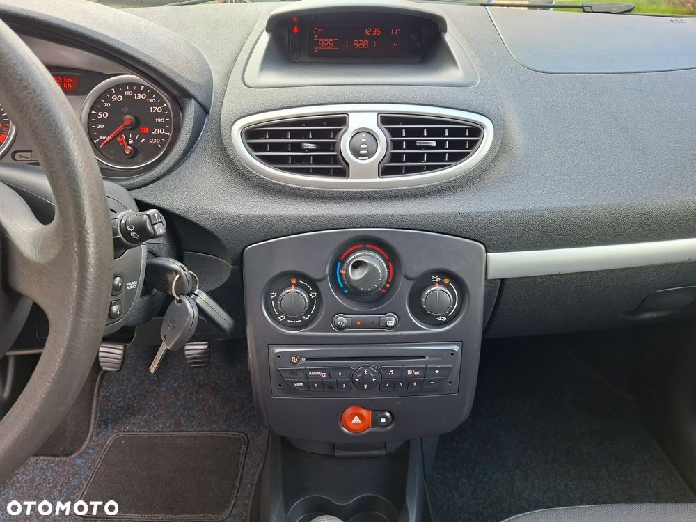 Renault Clio 1.2 16V 75 Collection - 20