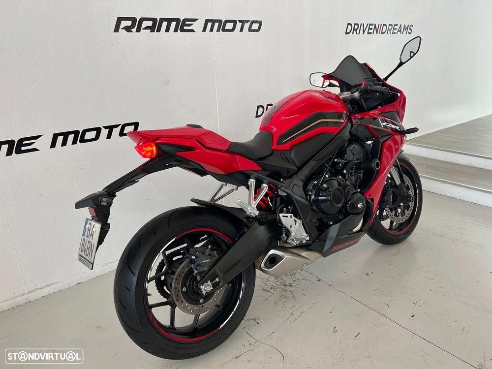 Honda CBR 650R - 17