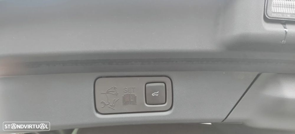 Ford Mustang Mach-E AWD PREMIUM - 35