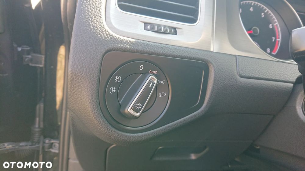 Volkswagen Golf - 33