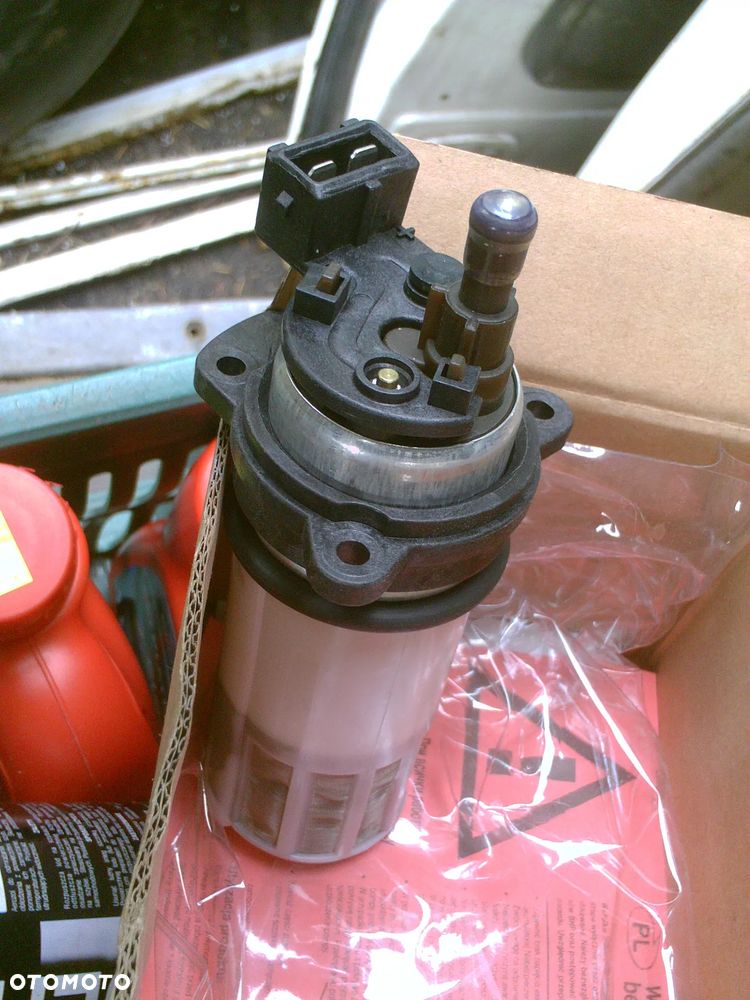 Vw golf 2 II na czesci3d pompa paliwa,hamulce,wahacze,kielichy,zderzak szeroki,lampy tyl,zwrotnice,zegary,prog nowy lewy,buda na czesci,sprezyny,dach,amortyzatory,mc phersony,pas podloga lampy,szyby,belka instalacja - 40