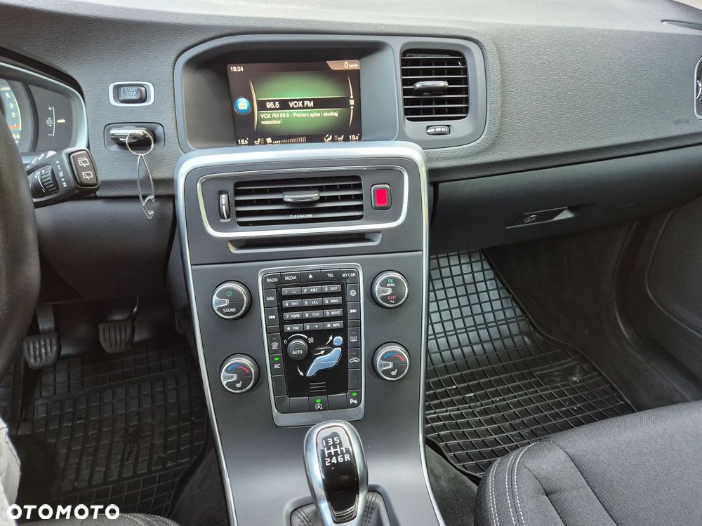 Volvo V60 D2 Drive-E Momentum - 13