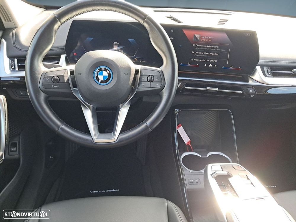 BMW iX1 eDrive20 Pack Desportivo M - 13