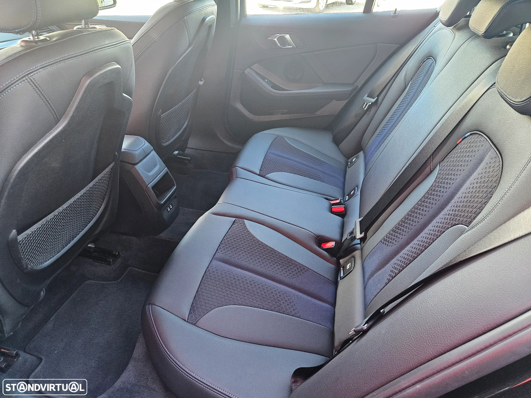 BMW 116 d Pack Desportivo M - 15