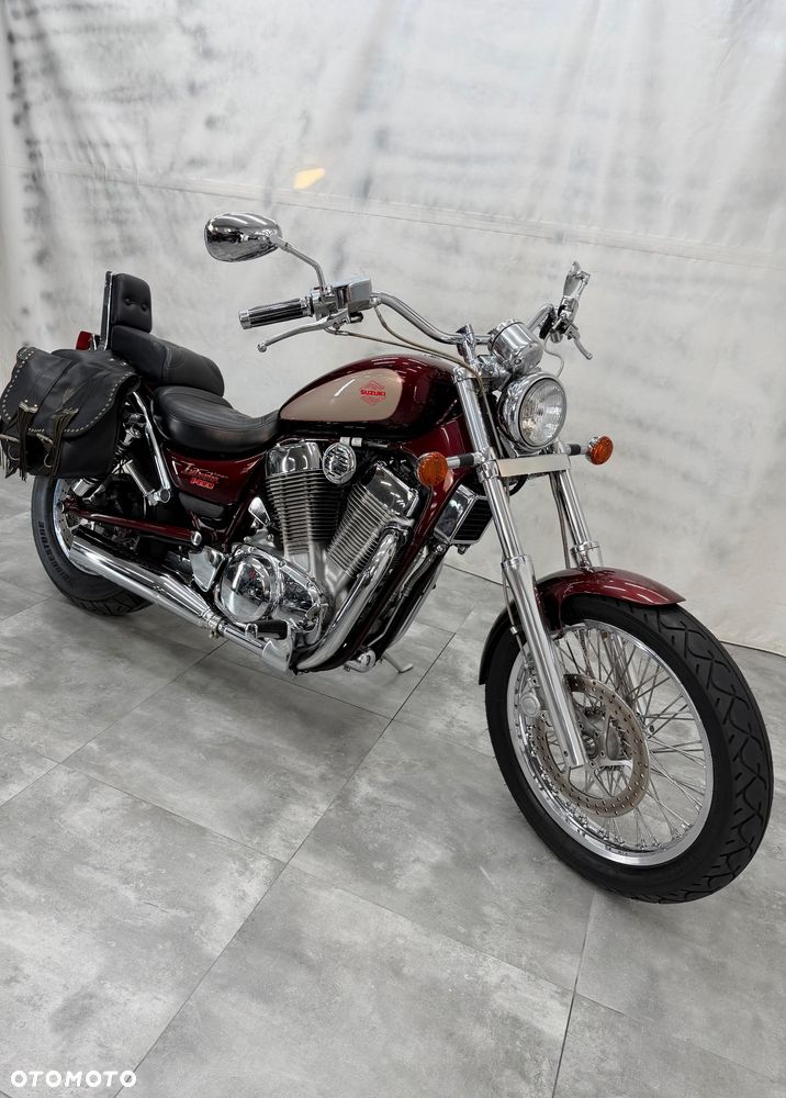 Suzuki Intruder - 21
