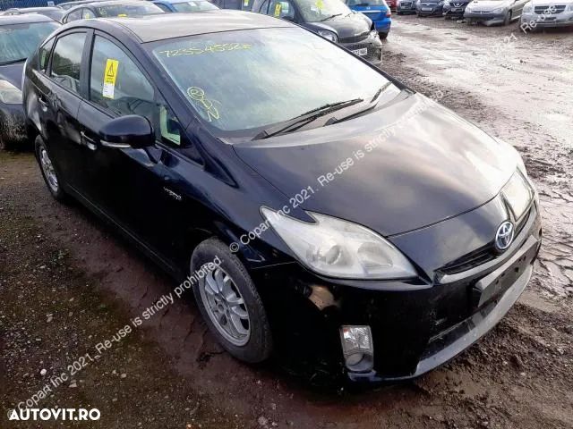 Dezmembrez Toyota Prius 3 - 2