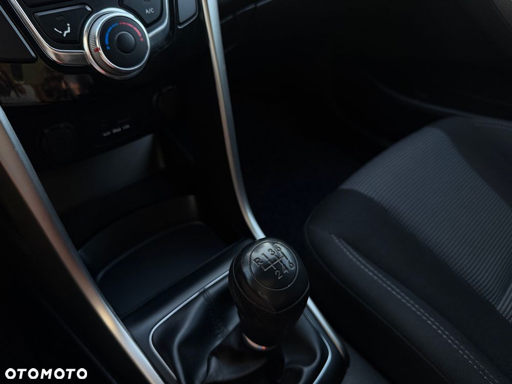 Hyundai i30 1.4 Fifa World Cup Edition - 10
