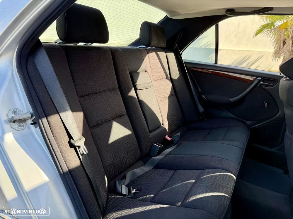 Mercedes-Benz C 250 - 10