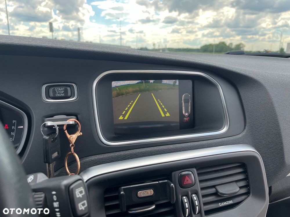 Volvo V40 T3 Drive-E Momentum - 17