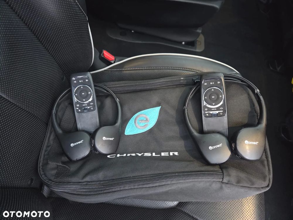 Chrysler Pacifica - 23