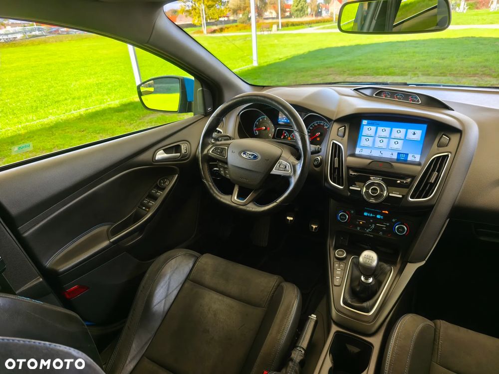 Ford Focus 2.3 EcoBoost S&S Allrad RS Blue & Black - 27