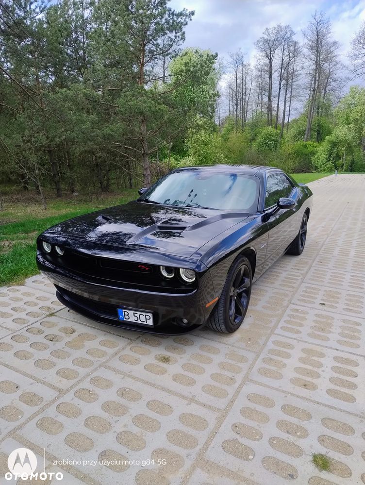 Dodge Challenger - 1