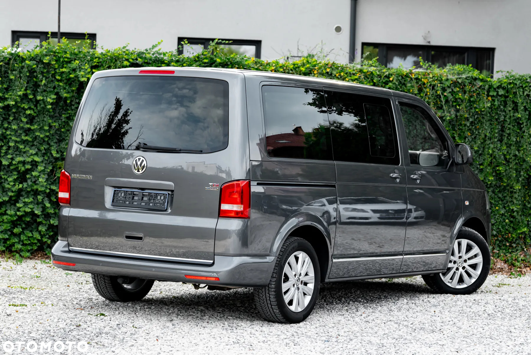 Volkswagen Multivan - 13