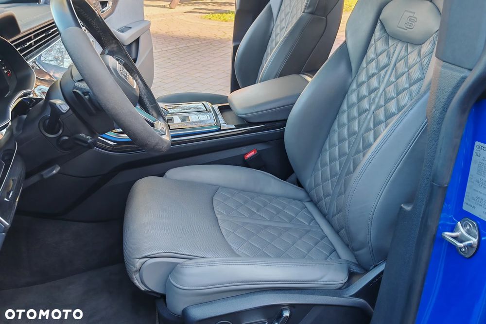 Audi Q8 - 18
