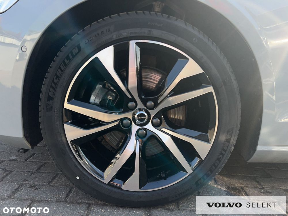 Volvo V60 B4 B Plus Dark - 25