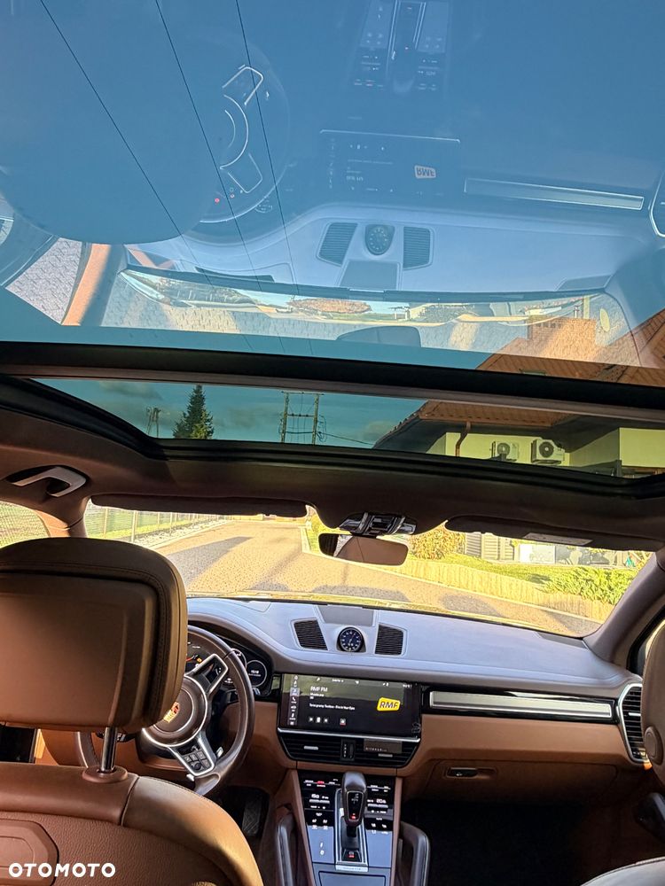 Porsche Cayenne - 15