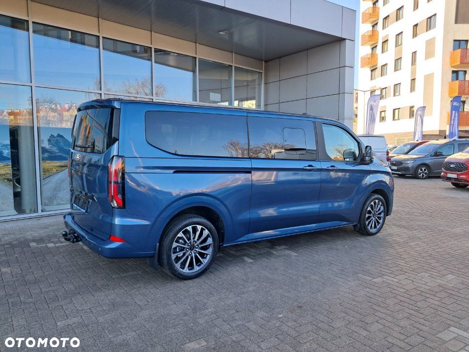 Ford Tourneo Custom - 4