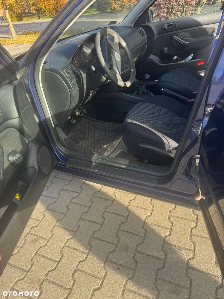 Volkswagen Golf - 10