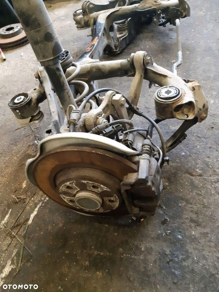 AUDI A4 B9 ZAWIESZENIE TYŁ TYLNE SANKI BELKA ZWROTNICE WAHACZE KOMPLET - 4