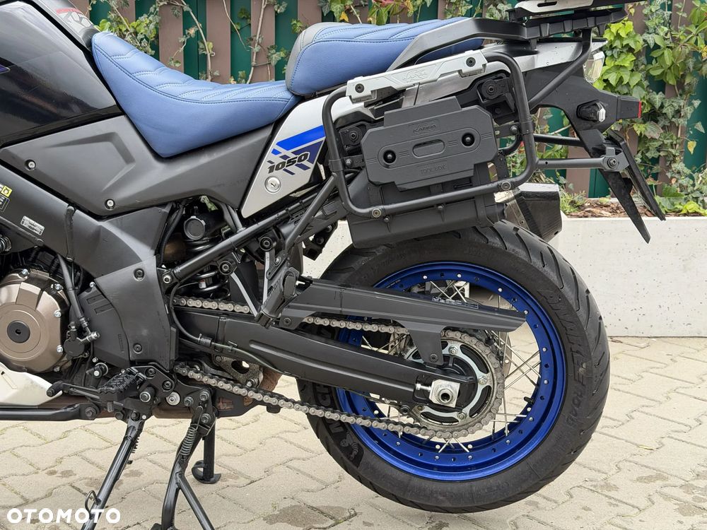 Suzuki DL - 28