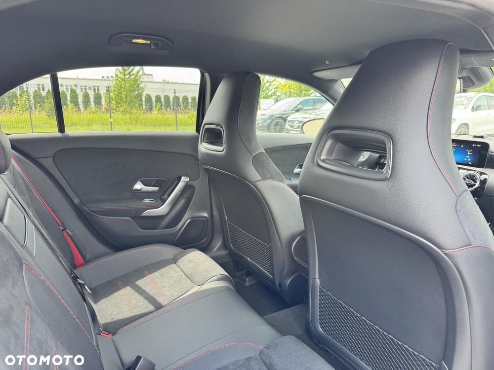 Mercedes-Benz Klasa A AMG 35 4Matic AMG Speedshift DCT 7G - 19