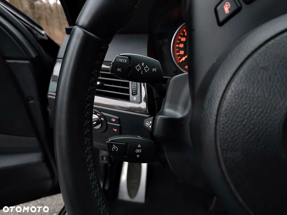 BMW Seria 5 530d Sport-Aut Edition Sport - 34